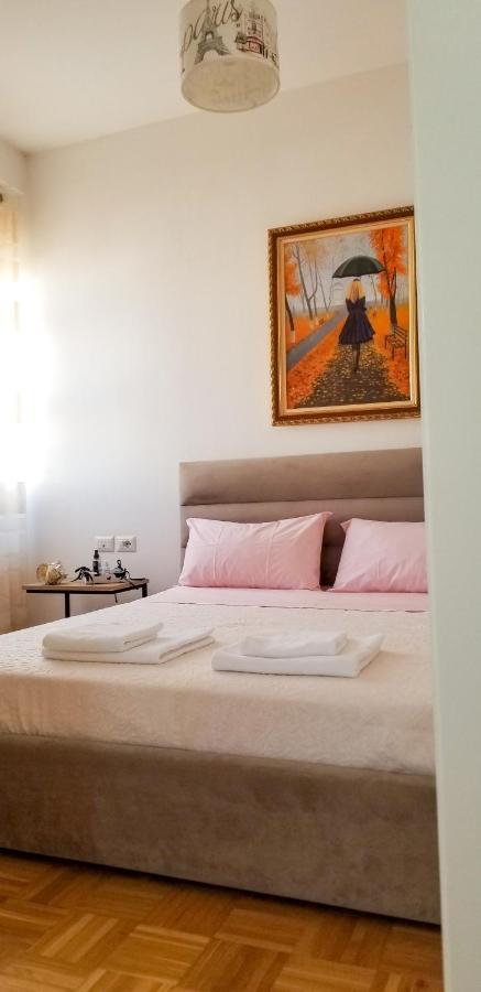 City Center Cute And Comfy Apartment - Ajia Apartments Tirana Kültér fotó