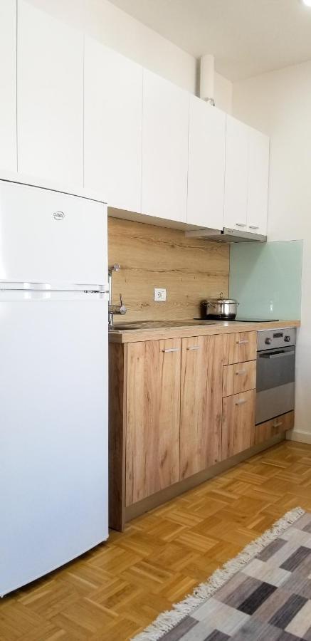 City Center Cute And Comfy Apartment - Ajia Apartments Tirana Kültér fotó