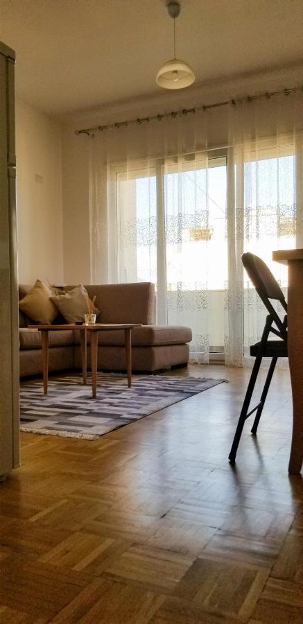 City Center Cute And Comfy Apartment - Ajia Apartments Tirana Kültér fotó